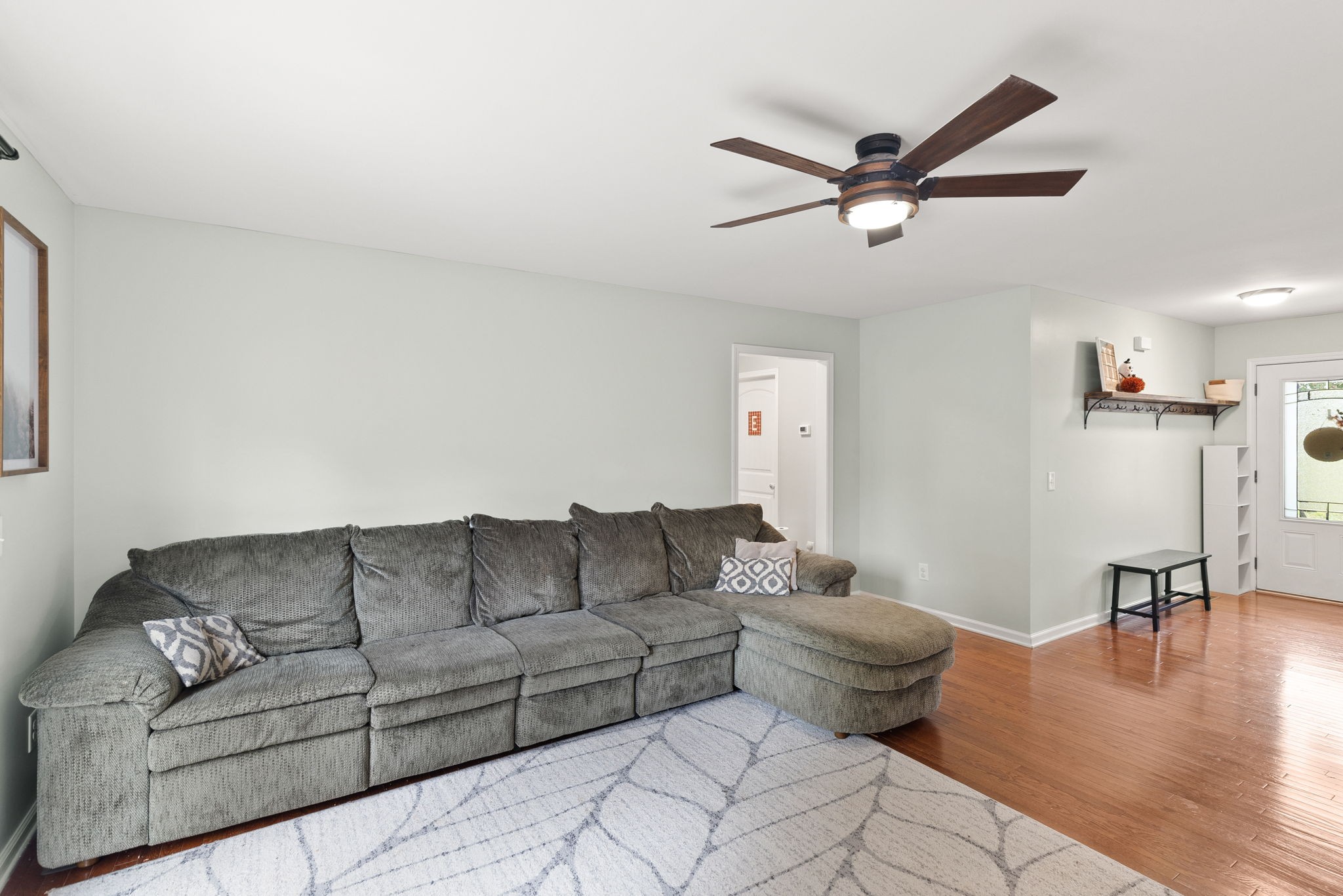 7578 South Swift Road Goodlettsville, TN 37072 - Photo 5 of 30 This large, open living room gets plenty of natural light.