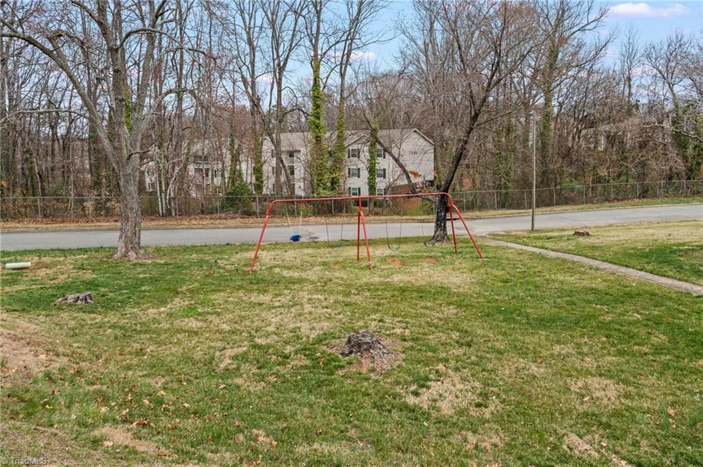 5737 Bramblegate Road, Unit F Greensboro, NC 27409 - Photo 28 of 35 Gallery Image 28