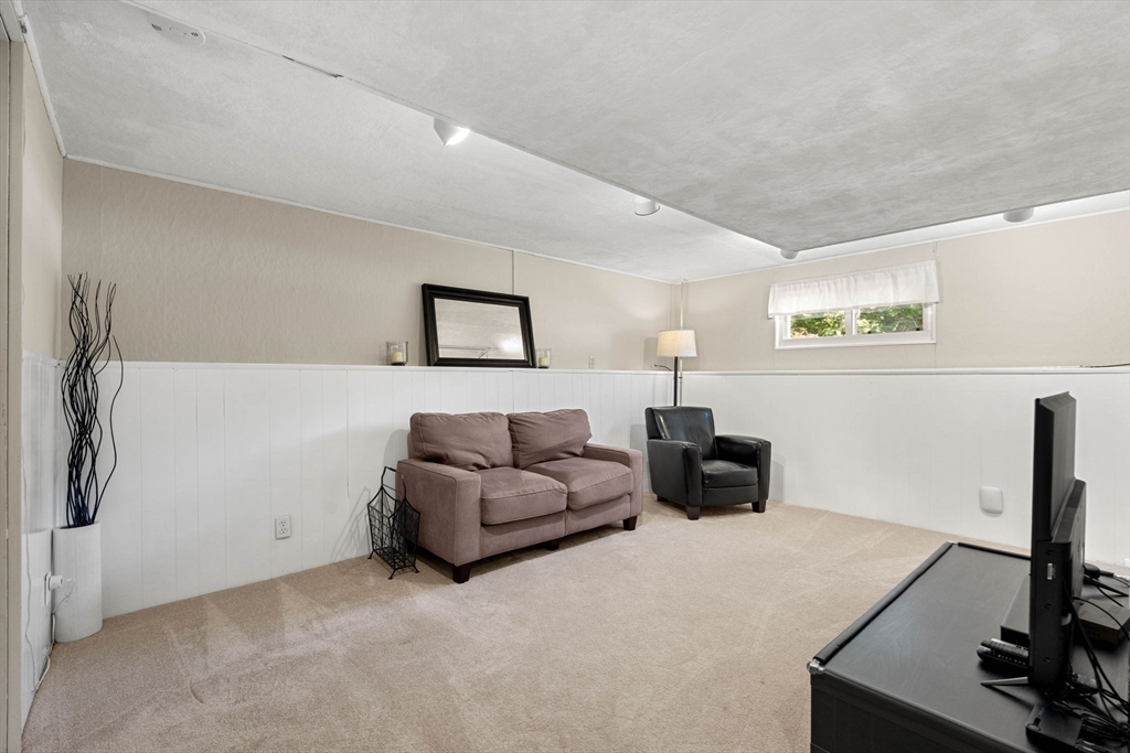 51 Hadley Road Framingham, MA 01701 - Photo 9 of 18