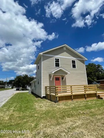 $229,000 | 727 Pennsylvania Avenue, Hertford, NC 27944