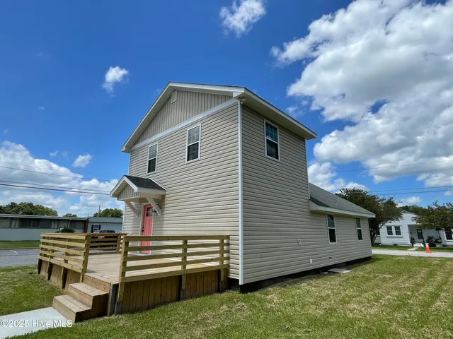 $229,000 | 727 Pennsylvania Avenue, Hertford, NC 27944