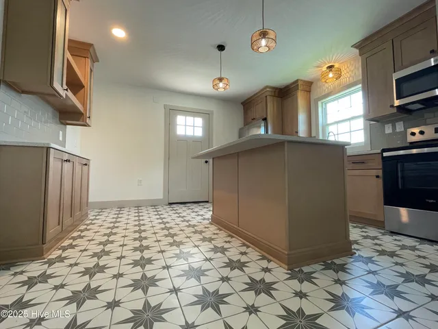 $229,000 | 727 Pennsylvania Avenue, Hertford, NC 27944