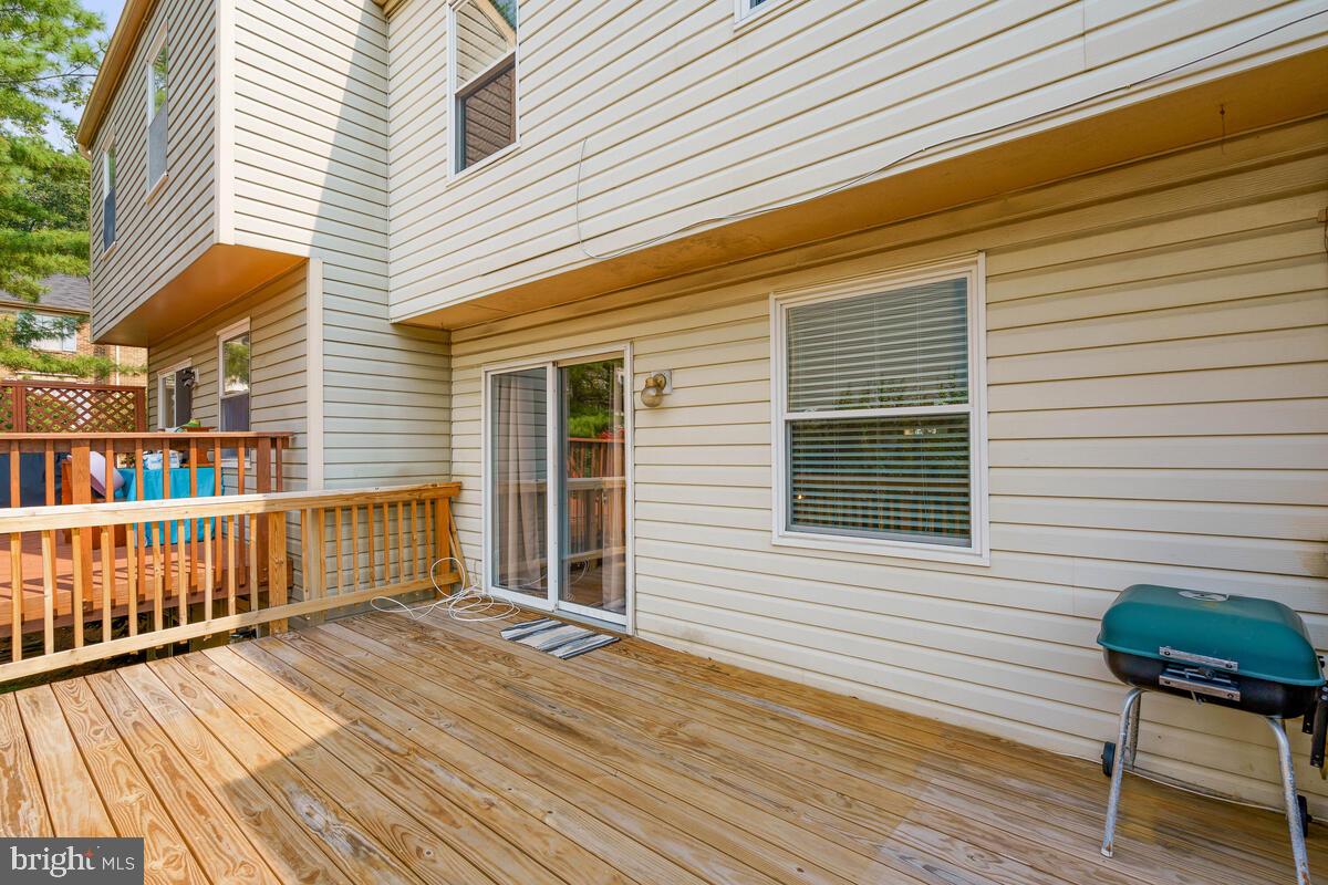 108 Smoothleaf Lane Gaithersburg, MD 20878 - Photo 11 of 19 Main Level Deck