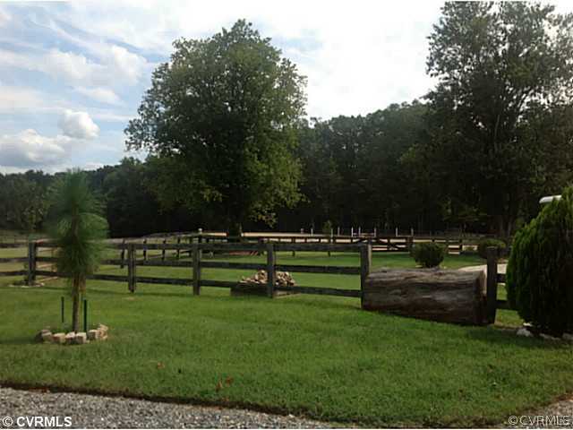 1745 Cardwell Road Crozier, VA 23039 - Photo 16 of 18 a view of park with benches
