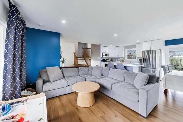 $475,000 | 1605 West Lexington Drive, Arlington Heights, IL 60004