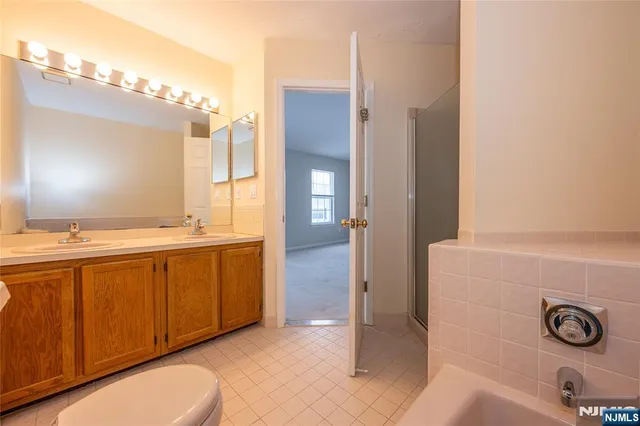 $2,800 | 63 Hickory Way, Unit 5606, Mount Arlington, NJ 07856