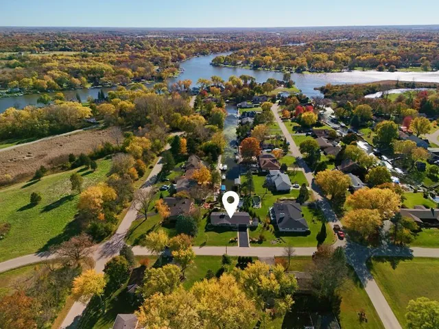 $570,000 | 2323 Aspen Drive, Johnsburg, IL 60051