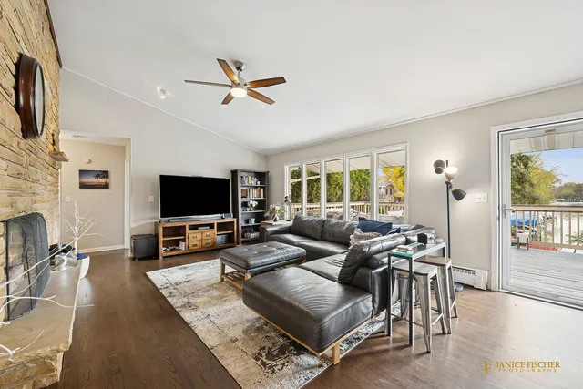 $570,000 | 2323 Aspen Drive, Johnsburg, IL 60051