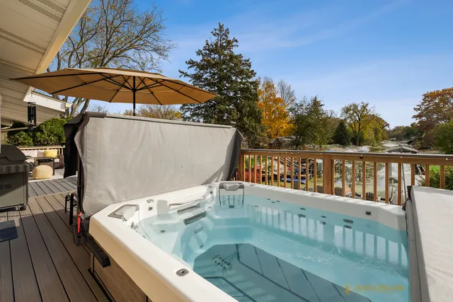 $570,000 | 2323 Aspen Drive, Johnsburg, IL 60051