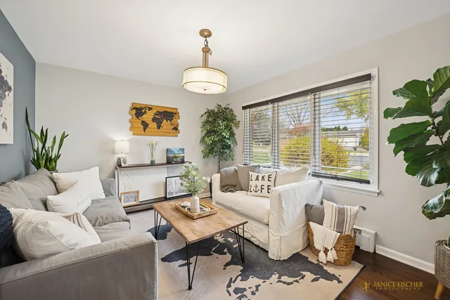 $570,000 | 2323 Aspen Drive, Johnsburg, IL 60051