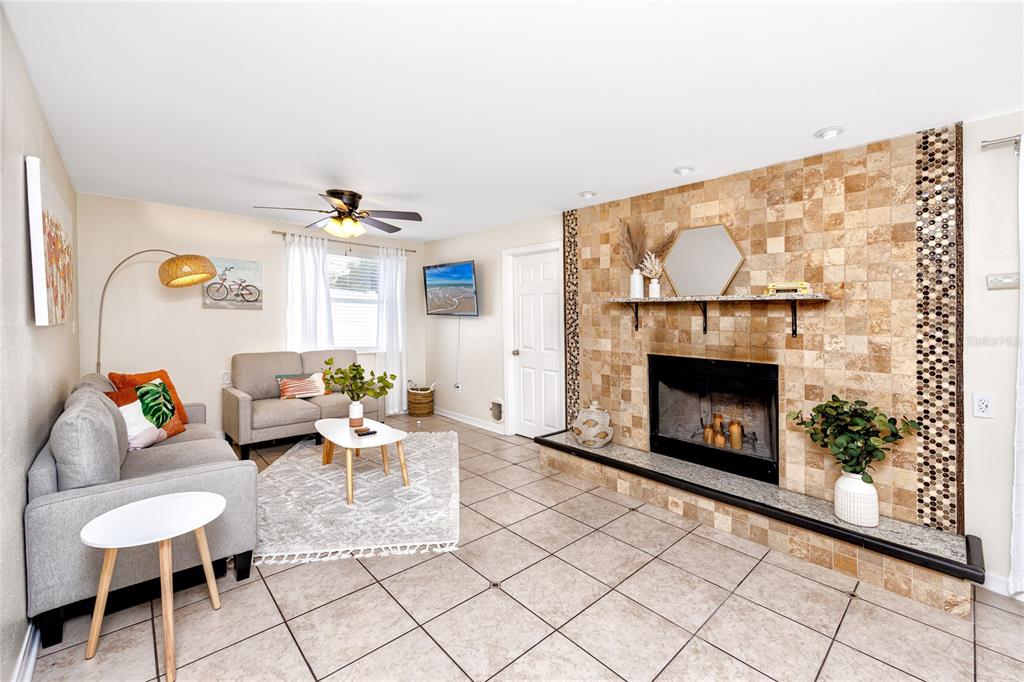 11254 116th Street Seminole, FL 33778 - Photo 13 of 36