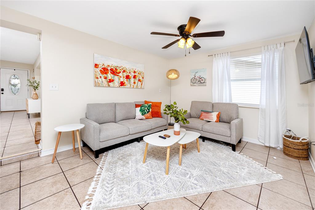 11254 116th Street Seminole, FL 33778 - Photo 14 of 36