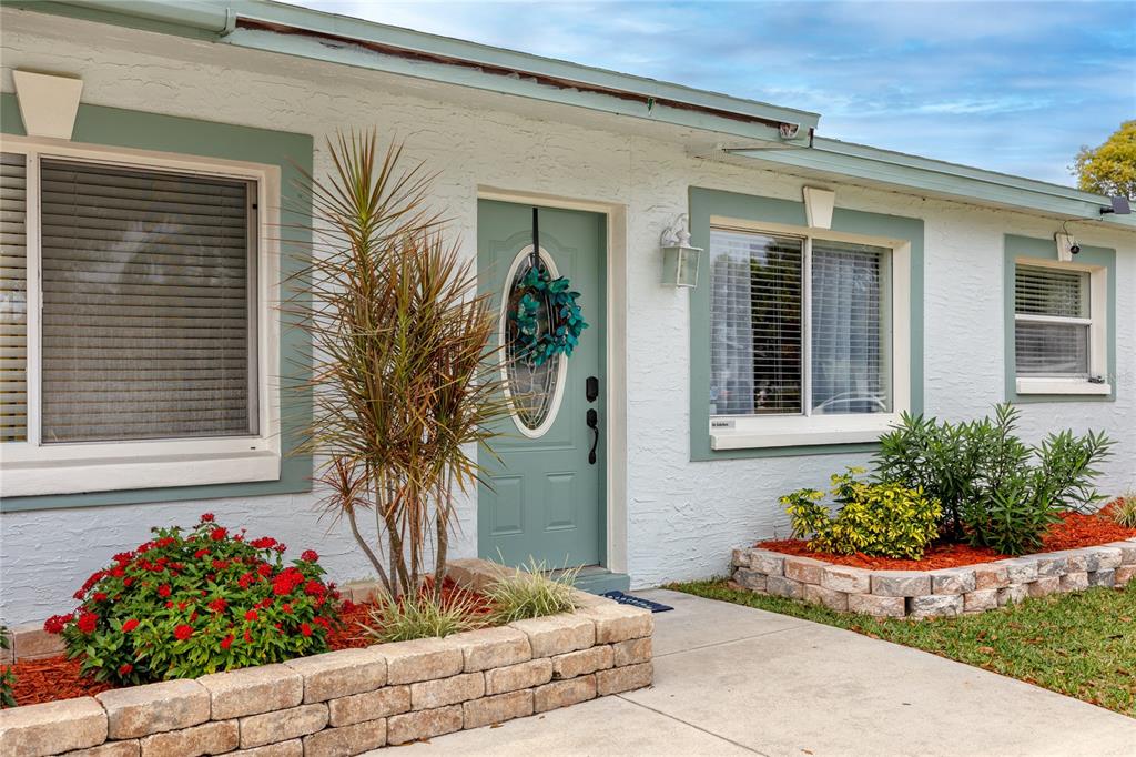 11254 116th Street Seminole, FL 33778 - Photo 2 of 36