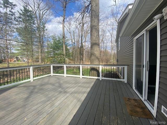 5351 Grass Lake Road White Lake, MI 48383 - Photo 23 of 26 GetRetsMedia-22