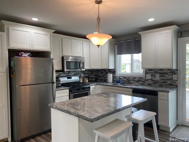 5351 Grass Lake Road White Lake, MI 48383 - Photo 3 of 26 INTERIOR PIC