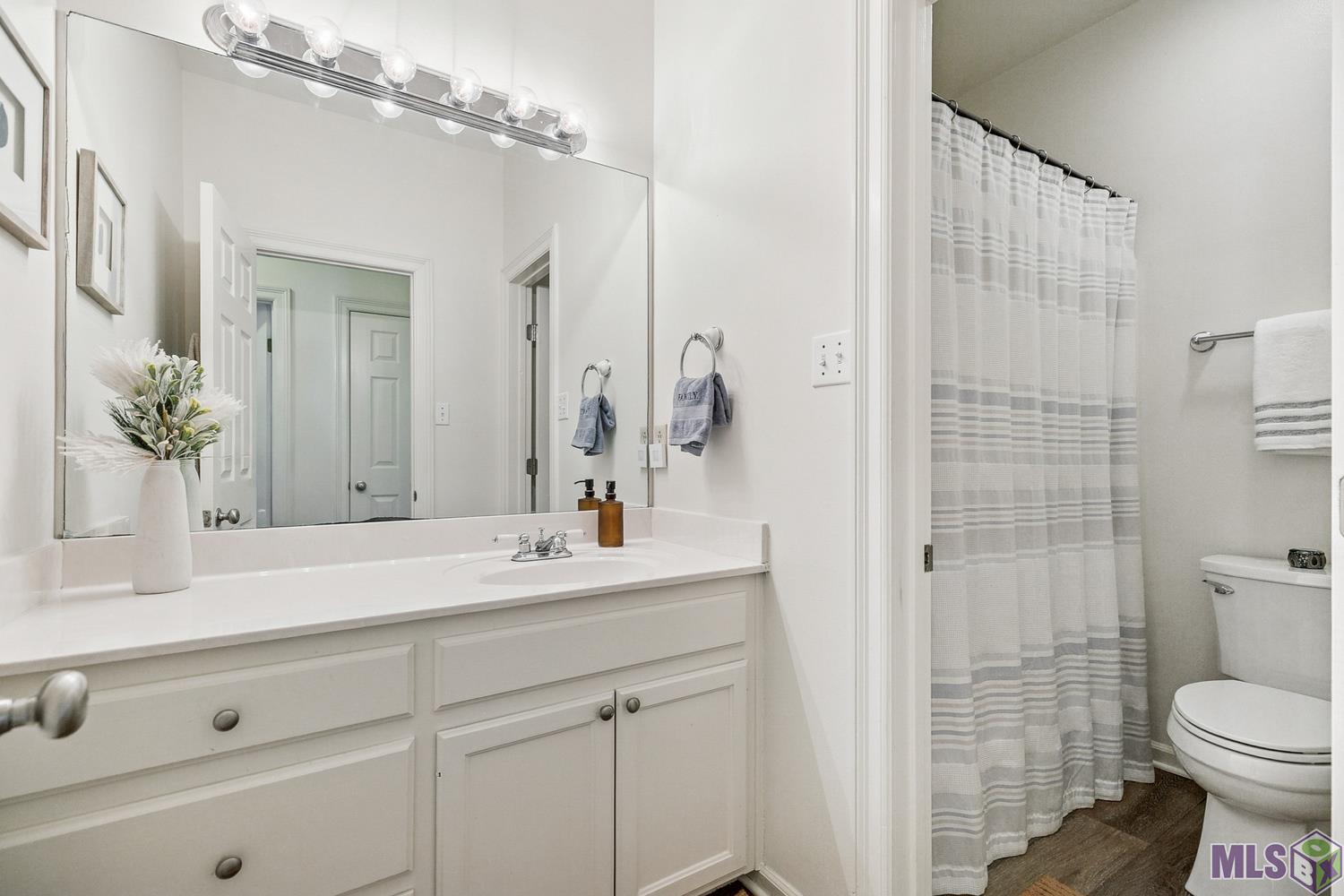 10434 Springbrook Avenue St. George, LA 70810 - Photo 13 of 17 Guest Bath