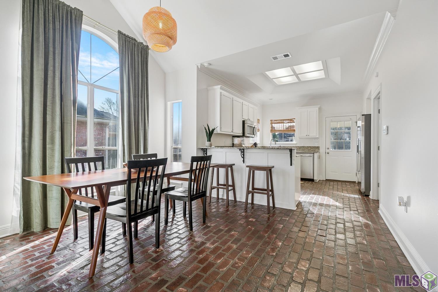 10434 Springbrook Avenue St. George, LA 70810 - Photo 4 of 17