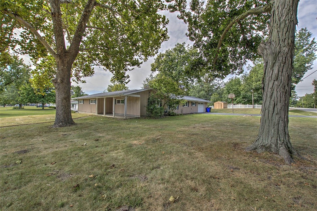 2207 Forest Crest Drive Decatur, IL 62521 - Photo 5 of 31
