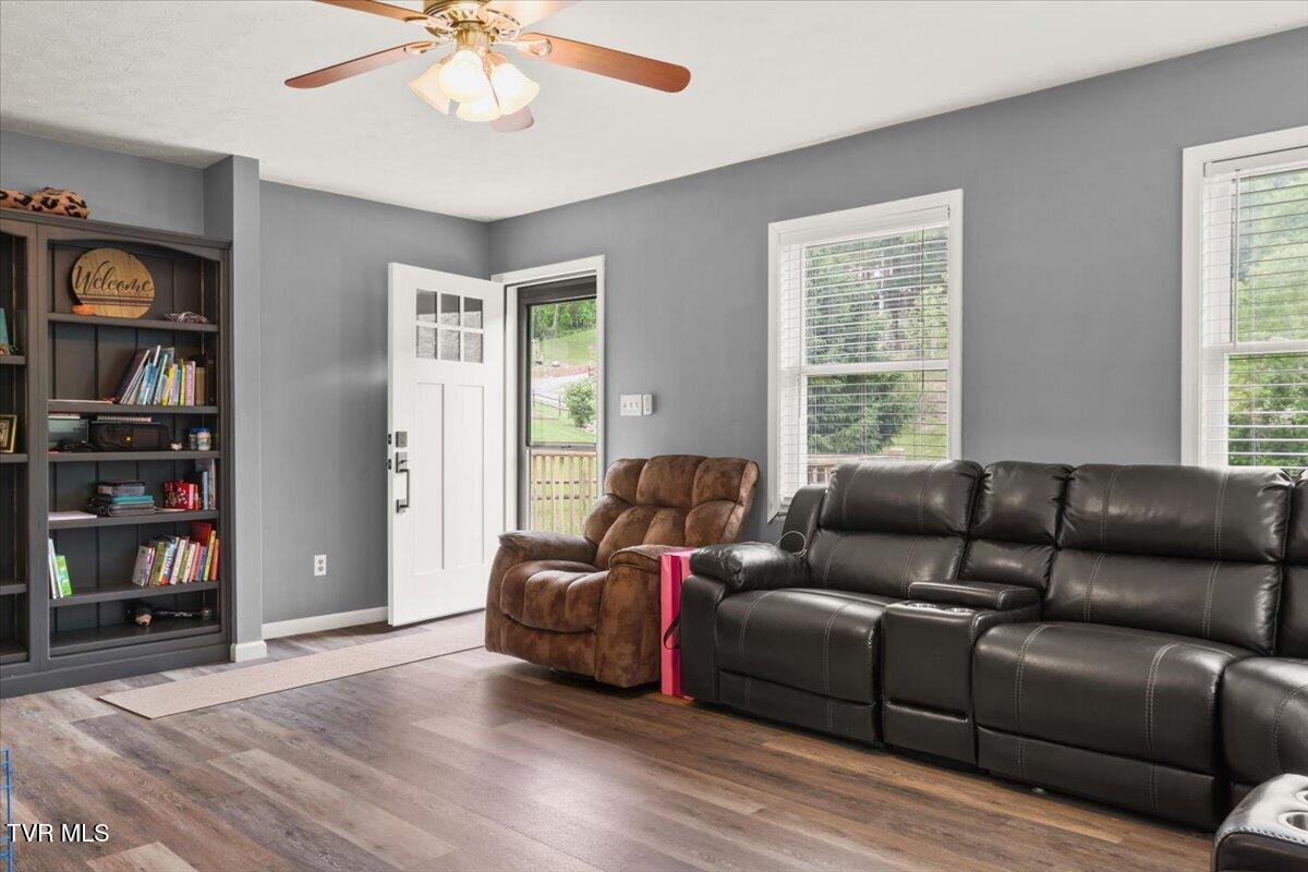 809 Ragan Road Trade, TN 37691 - Photo 5 of 42 05-IMG_7668