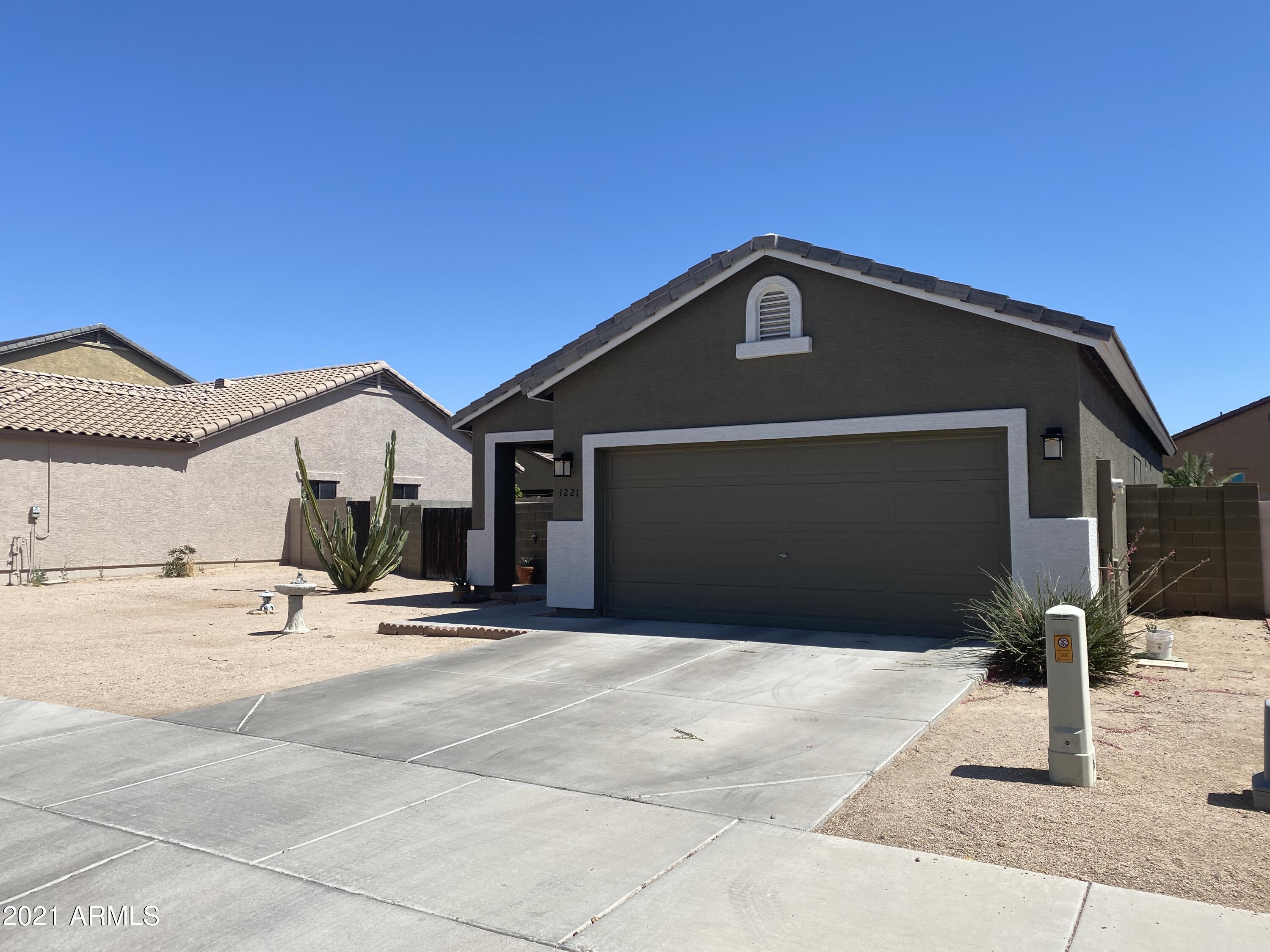1221 West Fremont Rd. Phoenix, AZ 85041 - Photo 3 of 19 IMG_5728