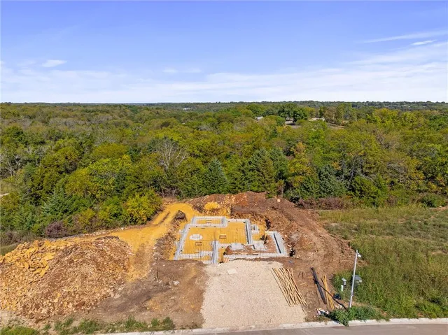 $677,700 | 25198 West 141st Street, Olathe, KS 66061