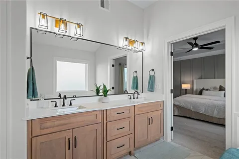 $677,700 | 25198 West 141st Street, Olathe, KS 66061