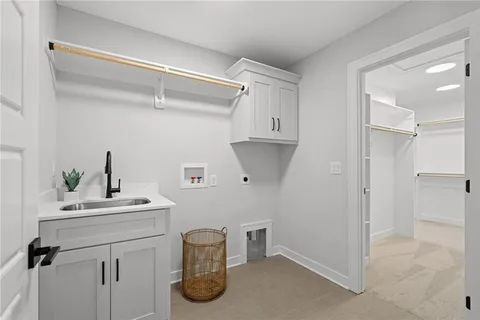 $677,700 | 25198 West 141st Street, Olathe, KS 66061