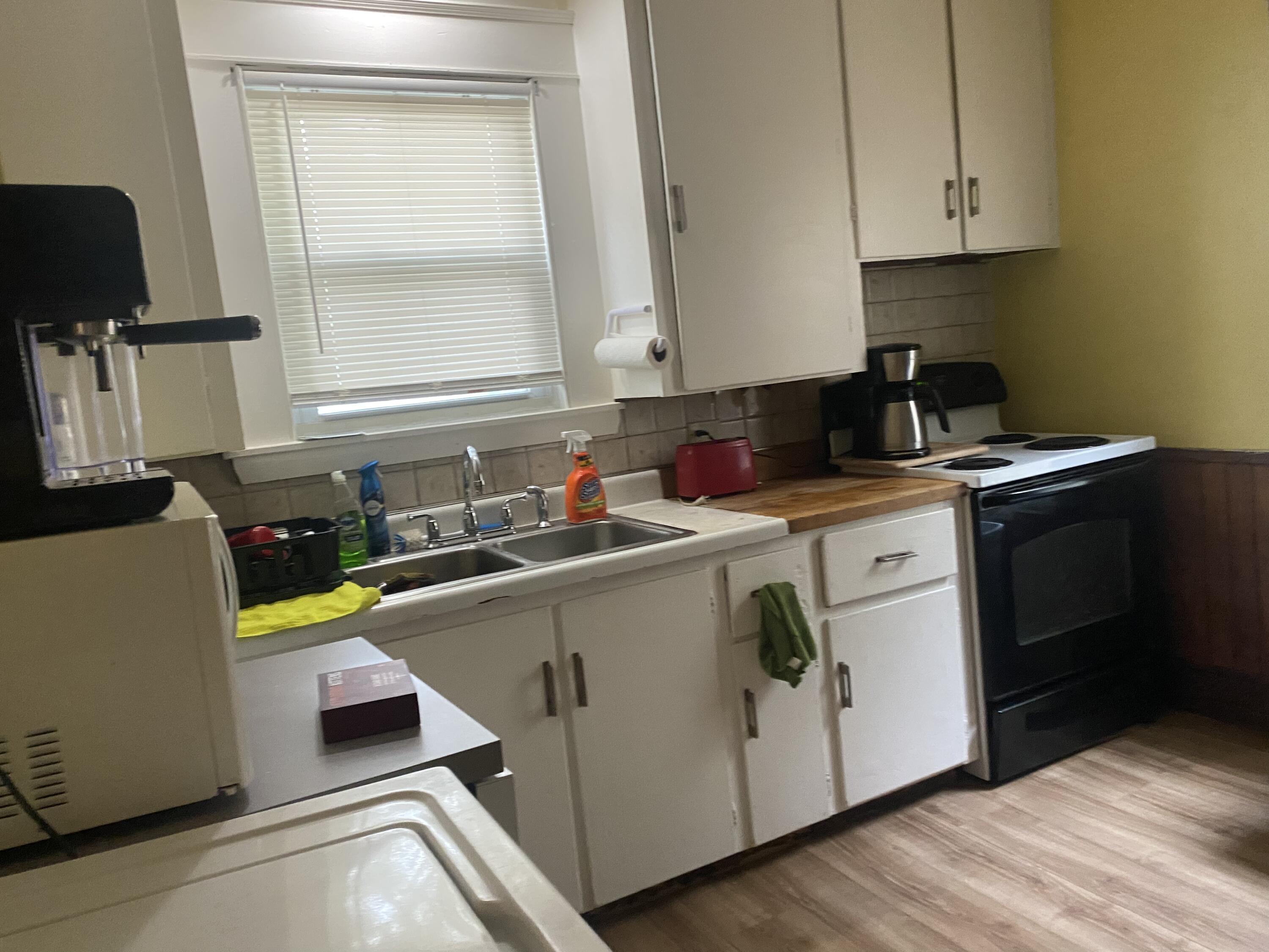 34 Edgemont Avenue Waterville, ME 04901 - Photo 3 of 18 1C395832-CBF9-4C22-9E04-EA1BCAAF8C10