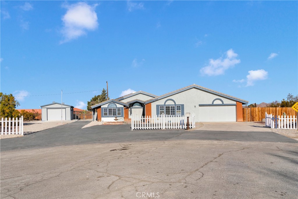 19886 Sahale Road Apple Valley, CA 92307 - Photo 1 of 1