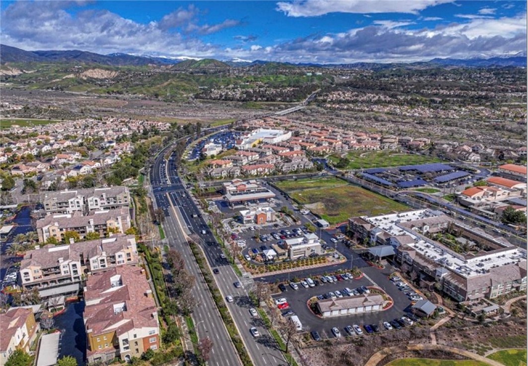 28623 Parkside Drive Valencia, CA 91354 - Photo 12 of 57