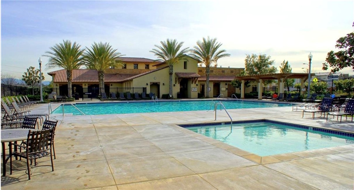 28623 Parkside Drive Valencia, CA 91354 - Photo 6 of 57