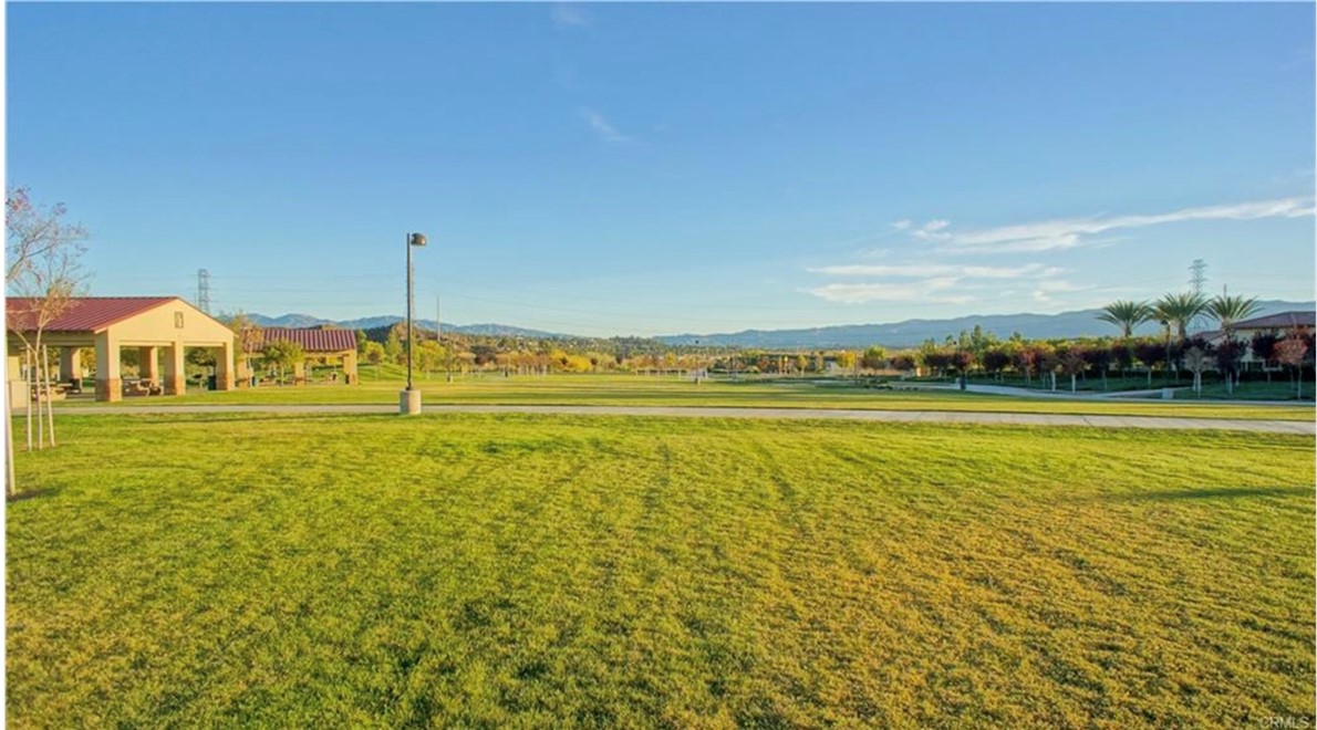 28623 Parkside Drive Valencia, CA 91354 - Photo 7 of 57