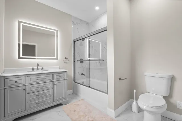 $1,369,000 | 424 Racebrook Road, Orange, CT 06477