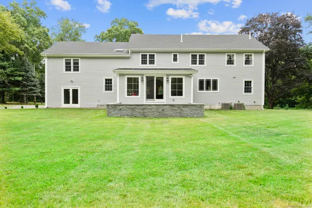 $1,369,000 | 424 Racebrook Road, Orange, CT 06477