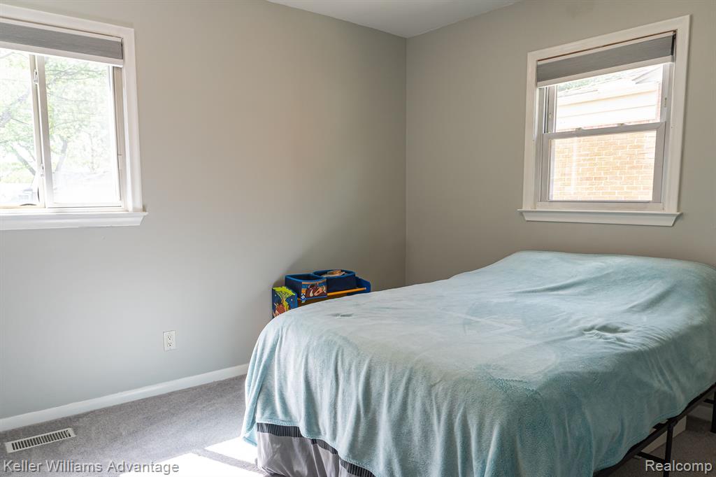 31525 Kelly Road Fraser, MI 48026 - Photo 15 of 29