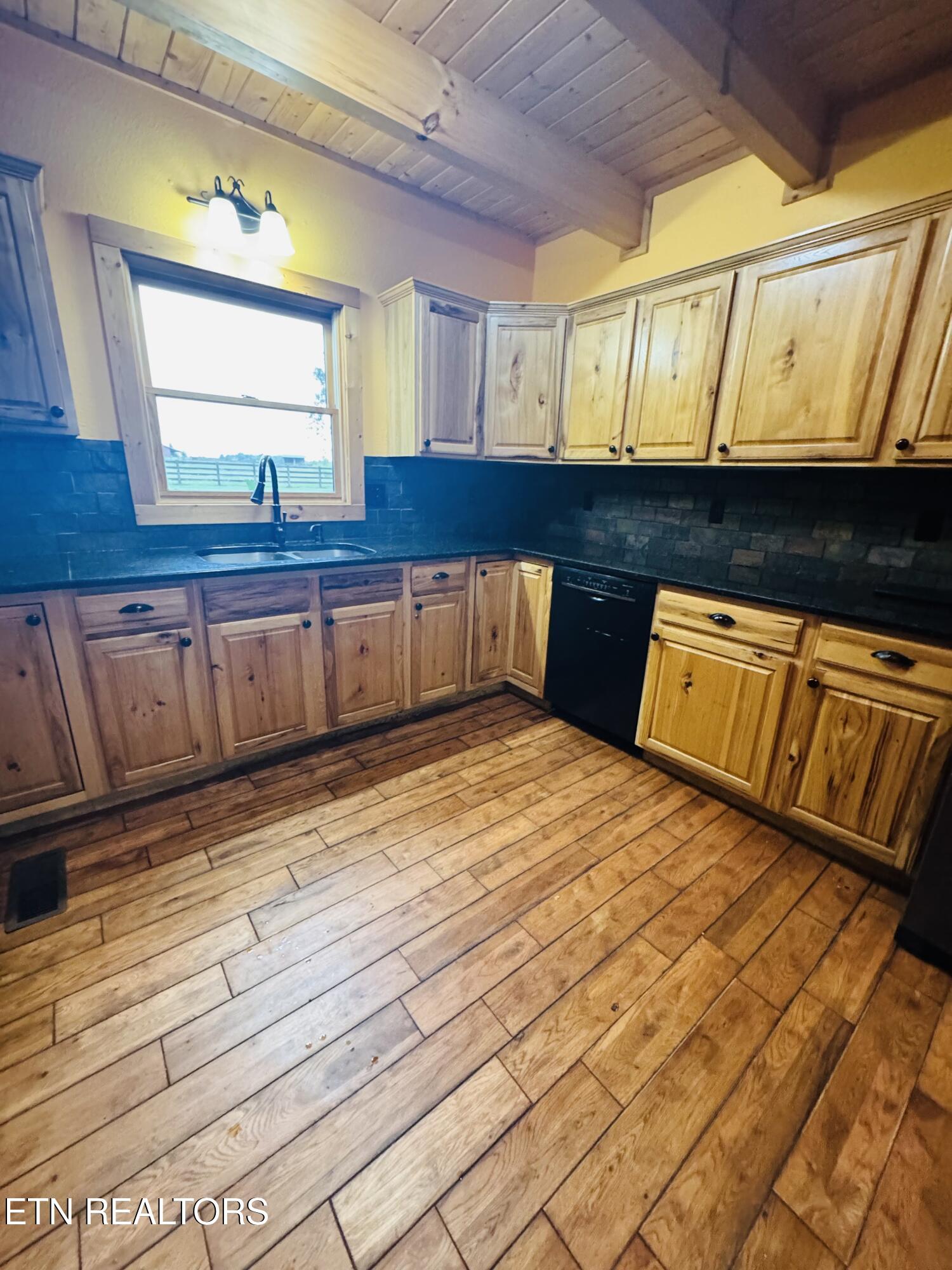 167 Bunkhouse Road Spencer, TN 38585 - Photo 15 of 59 IMG_3520