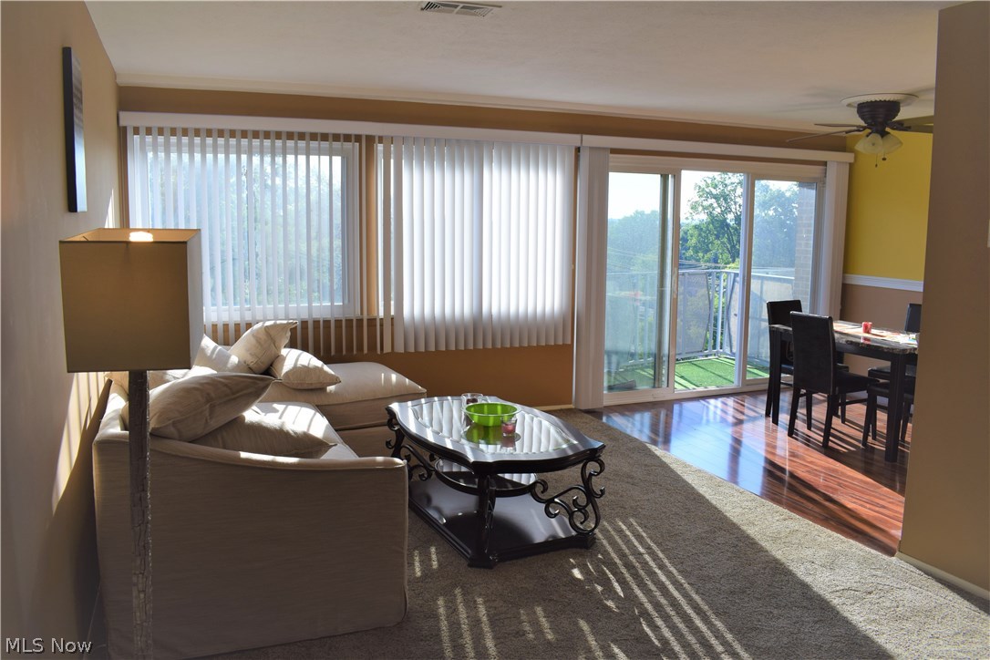 6640 Pearl Road, Unit 702 Cleveland, OH 44130 - Photo 7 of 12