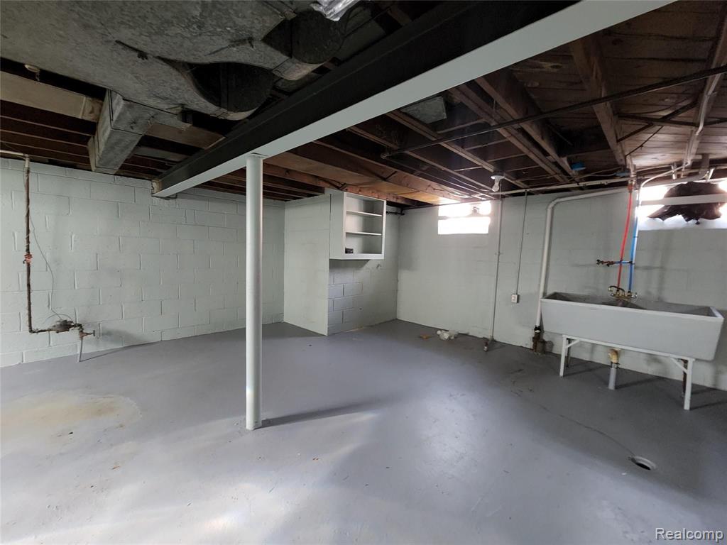 20416 Ryan Road Detroit, MI 48234 - Photo 34 of 36