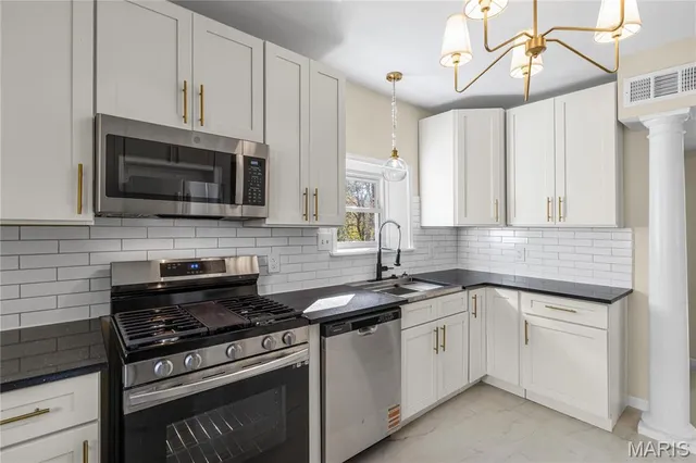 $225,000 | 7824 Rosedale Drive, St. Louis, MO 63121