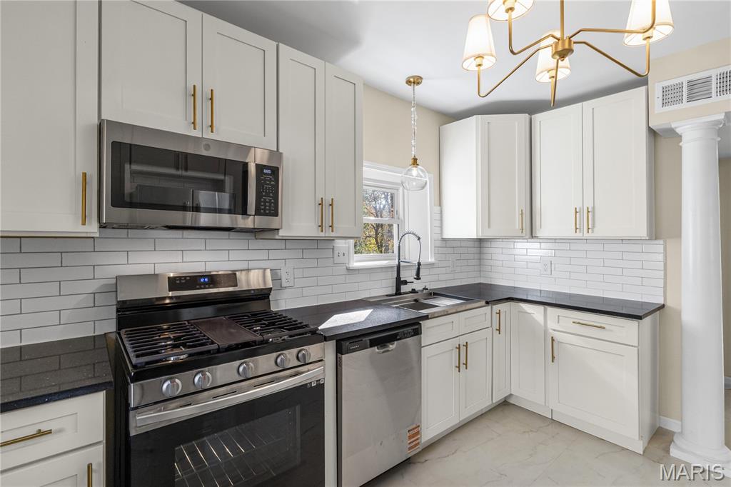 7824 Rosedale Drive St. Louis, MO 63121 - Photo 14 of 32