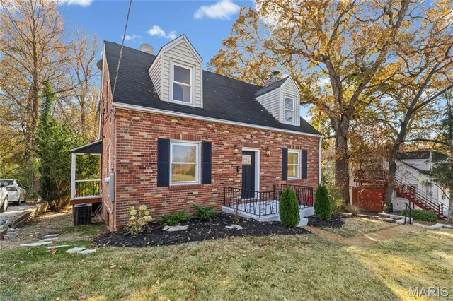 $225,000 | 7824 Rosedale Drive, St. Louis, MO 63121