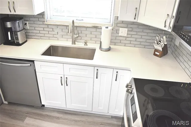 $152,900 | 4366 Chateau De Ville Drive, Unit E, St. Louis, MO 63129