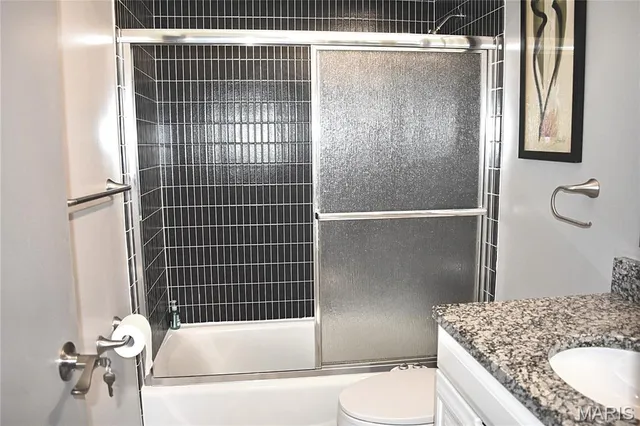 $152,900 | 4366 Chateau De Ville Drive, Unit E, St. Louis, MO 63129