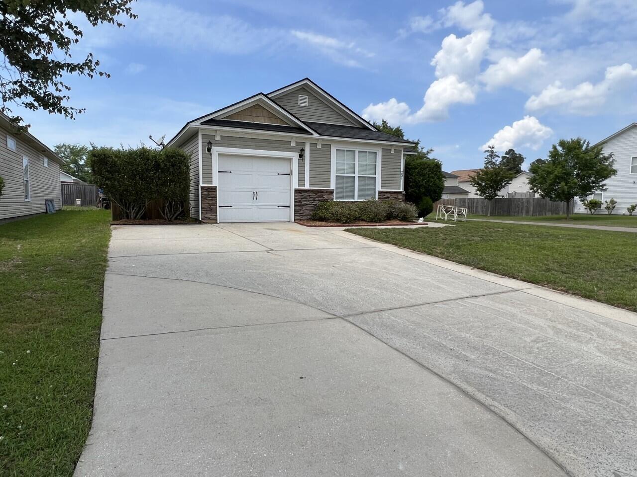 201 Summer View Road Summerville, SC 29486 - Photo 3 of 18 thumbnail_IMG_5025