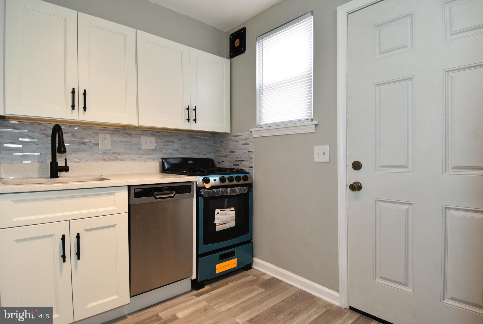 8208 Bellefonte Lane, Unit 5 Clinton, MD 20735 - Photo 6 of 17 Modern kitchen with sleek finishes.