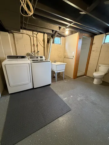 $299,600 | 1039 South Pleasure Court, Aurora, IL 60506