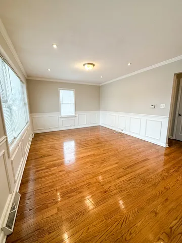 $299,600 | 1039 South Pleasure Court, Aurora, IL 60506