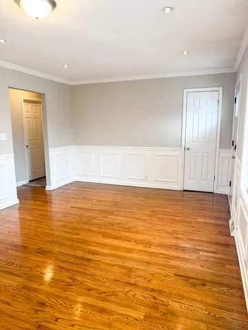 $299,600 | 1039 South Pleasure Court, Aurora, IL 60506