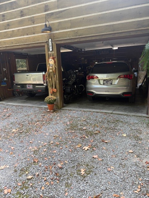 3103 Lipscomb Road Springfield, TN 37172 - Photo 17 of 30 a car parked in parking lot