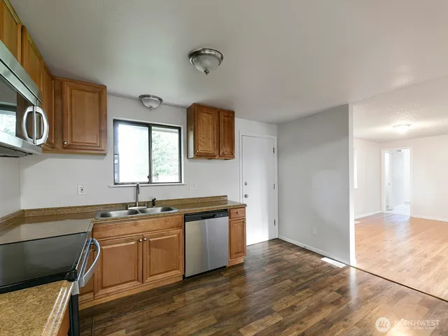 $689,900 | 4625 72nd Street East, Tacoma, WA 98443